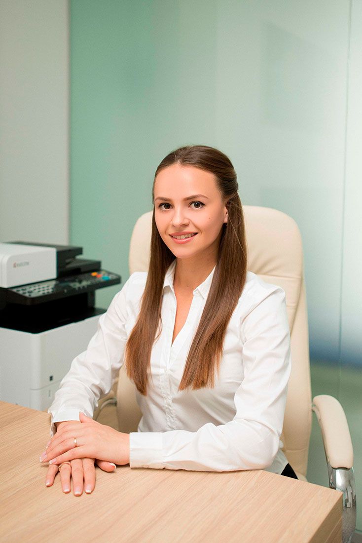 Барсученко  Евгения  - Старший администратор - клиника NGC Владивосток
  