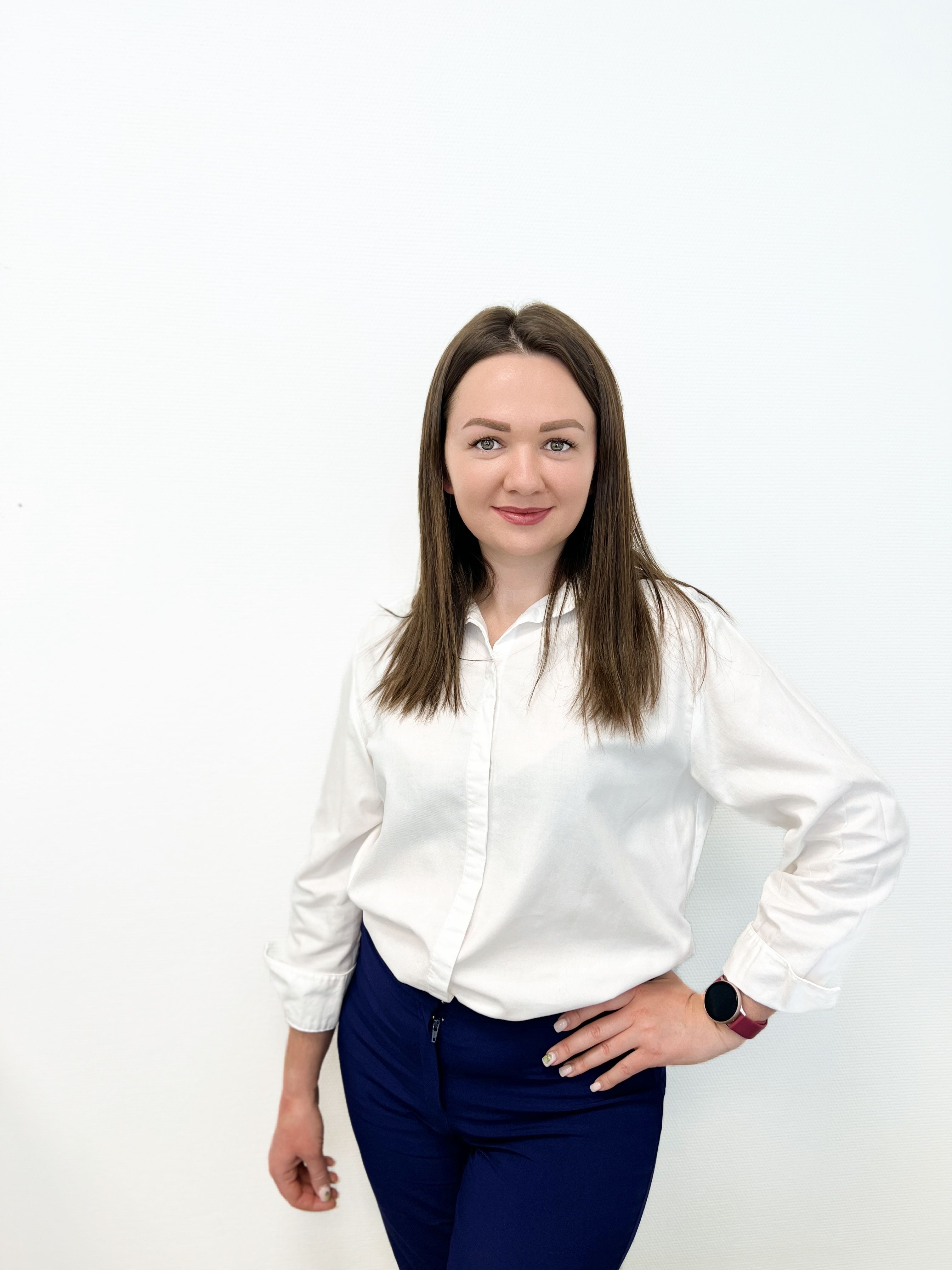 Сантретова  Яна  - Администратор - клиника NGC Владивосток
  